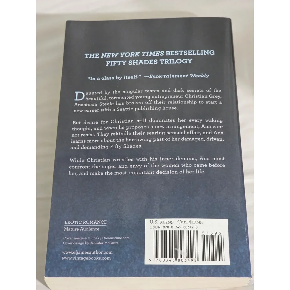 Fifty Shades Darker‎ E L James New York Times Bestseller Book